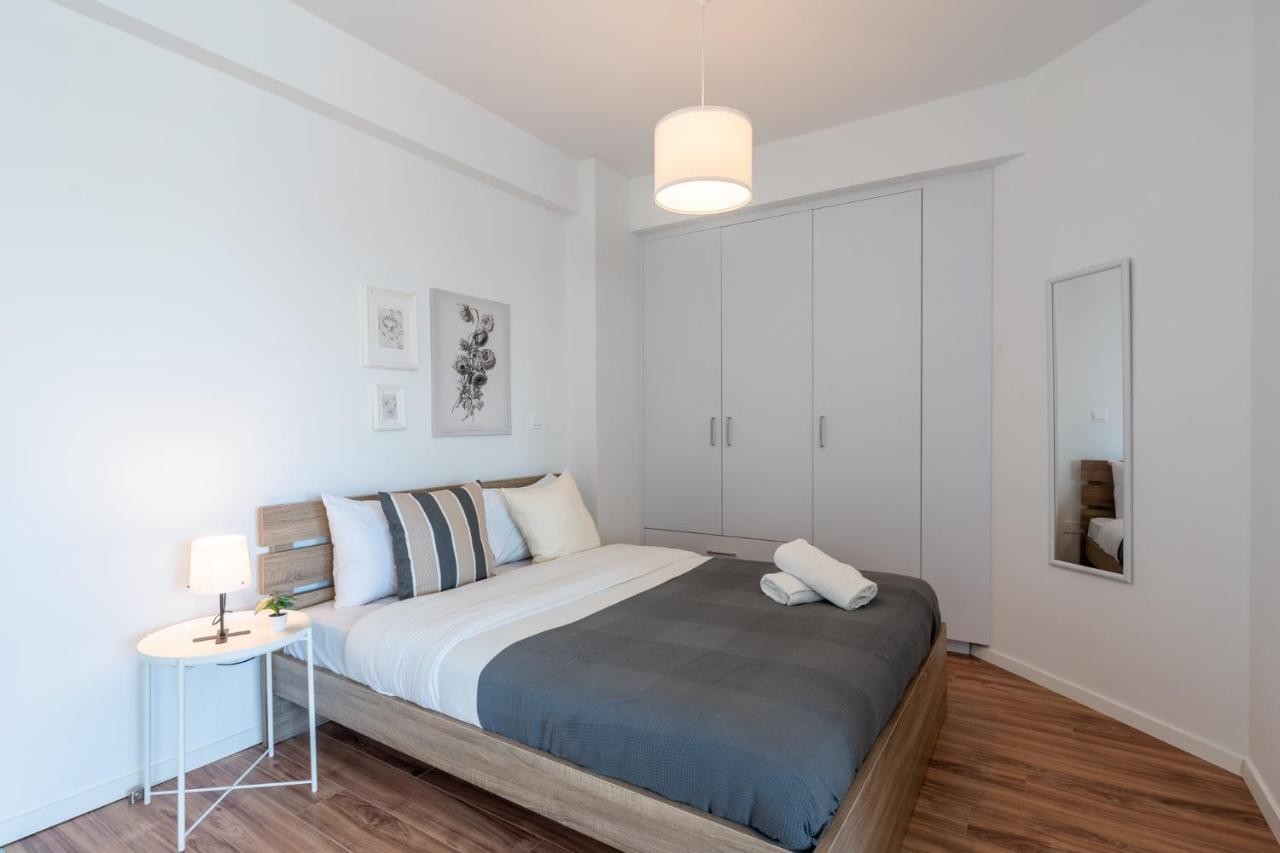Livia Studio Apartment In Larnaca Exterior photo