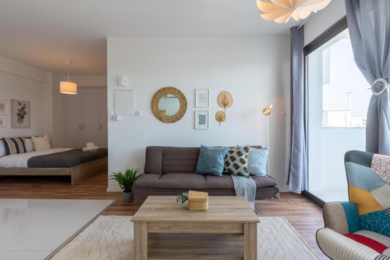 Livia Studio Apartment In Larnaca Exterior photo
